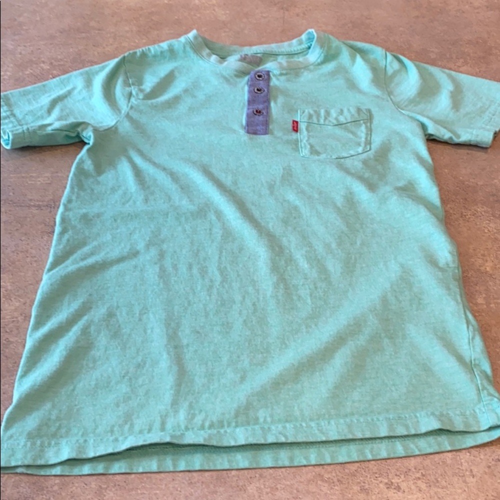 Boys Levi shirt size large